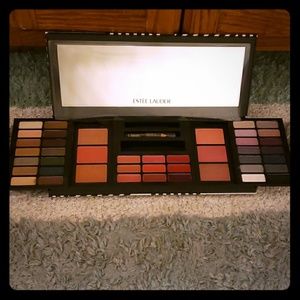 Estee Lauder Make Up Pallet